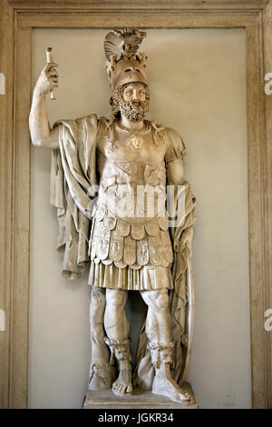 La statue colossale de Mars Ultor (aussi connu sous le nom de "Pyrrhus") dans les musées du Capitole, Rome, Italie. Banque D'Images