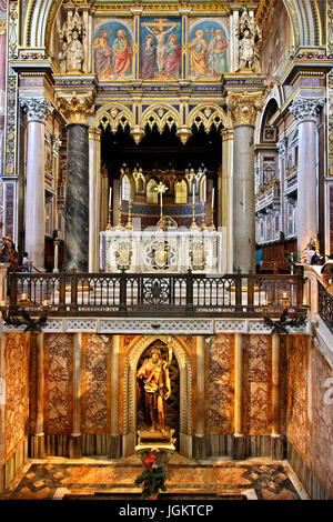À l'intérieur de l'Arcibasilica di San Giovanni in Laterano (Archbasilica de Saint Jean de Latran), Rome, Italie. Banque D'Images