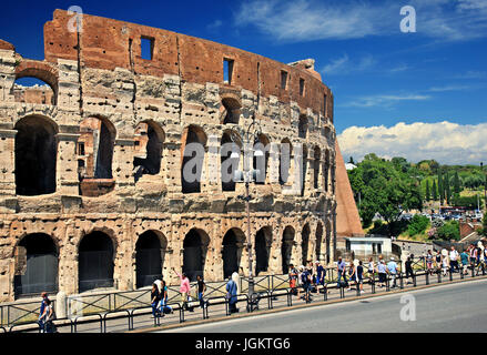 Le Colisée (Colosseo), également connu sous le nom de 'Flavian Amphitheater'), Rome, Italie Banque D'Images