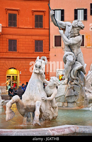 À partir de détails (Fontana del Nettuno (fontaine de Neptune), la Piazza Navona, Rome, Italie Banque D'Images