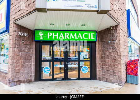 Montréal, Canada - le 26 mai 2017 : Pharmacie de l'entrée du magasin et pharmacie signe au centre-ville de ville pendant la journée Banque D'Images