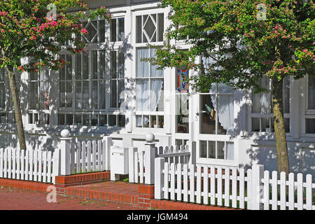 La République fédérale d'ALLEMAGNE, Basse-Saxe, en Frise orientale, l'île de Norderney, island, l'île de la Frise orientale, Norderney, house, maison du frison, café, Banque D'Images