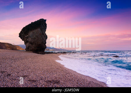 Playa de los Muertos ou plage de la mort dans le parc naturel de Cabo de Gata-Nijar. Carboneras. Province d'Almeria. Le sud de l'Espagne Banque D'Images