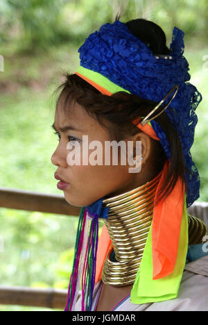 Les femmes à long cou, cirques Padaung avec Mae Hong Son en Thaïlande, Langhalsfrauen, Karen Padaung bei Mae Hong Son en Thaïlande Banque D'Images