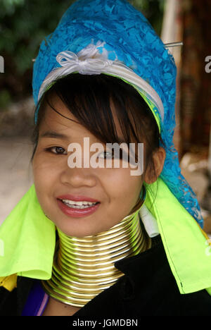 Les femmes à long cou, cirques Padaung avec Mae Hong Son en Thaïlande, Langhalsfrauen, Karen Padaung bei Mae Hong Son en Thaïlande Banque D'Images