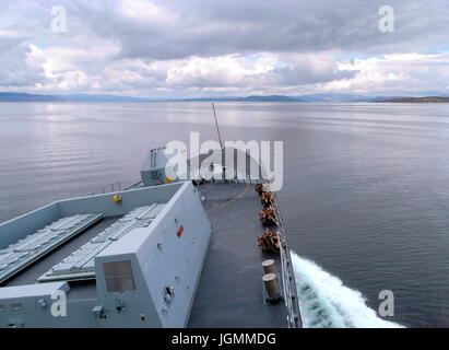 AJAXNETPHOTO. 1ER MAI 2008, Largs, Ecosse. - Nouveau TYPE 45 destroyer HMS DARING (PAS ENCORE), SUR LES ESSAIS EN MER- VIRAGE SERRÉ DANS PARMI LES ÎLES DE L'OUEST. PHOTO:JONATHAN EASTLAND/AJAX REF:GR280105 697 Banque D'Images