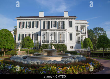 Nottoway Plantation, construite pendant les années 1850, près de White Castle, Louisiana, USA Banque D'Images