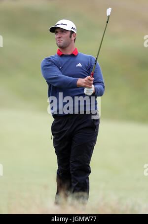 Jon Rahm en Espagne sur le deuxième trou pendant le quatrième jour de l'Open d'Irlande duty Free de Dubaï au club de golf de Portstewart. APPUYEZ SUR ASSOCIATION photo. Date de la photo: Dimanche 9 juillet 2017. Voir PA Story GOLF Irish. Le crédit photo devrait se lire comme suit : Niall Carson/PA Wire. Banque D'Images