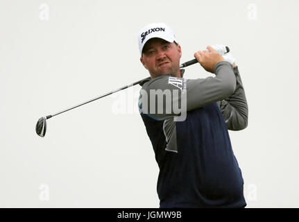 Peter Hanson, de Suède, débarque le huitième jour de l'Open d'Irlande duty Free de Dubaï au Portstewart Golf Club.APPUYEZ SUR ASSOCIATION photo.Date de la photo: Dimanche 9 juillet 2017.Voir PA Story Golf Irish.Le crédit photo devrait se lire comme suit : Niall Carson/PA Wire.RESTRICTIONS : usage éditorial uniquement.Aucune utilisation commerciale. Banque D'Images