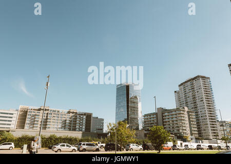 BUENOS AIRES, ARGENTINE - mayo 09, 2017 : Gratte-ciel moderne de haute élévation, appartements et immeubles de bureaux, des tours à Puerto Madero Buenos Aires bueno Banque D'Images