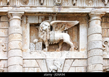 St Mark Lion ailé symbole de Venise - Zadar,Croatie. Dalmatie du Nord. Banque D'Images