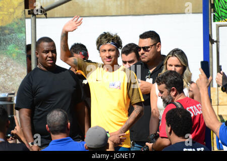 Sao Paulo, Brésil. 07Th Juillet, 2017. Jr Neymar joueur brésilien de Barcelone est vu au cours de la gare JR de cinq cas à l'Institut sur Neymar Jr. Praia Grande côte de São Paulo ce samedi, 08 (Photo : EDUARDO MARTINS/BRÉSIL PHOTO PRESSE) Credit : Brésil Photo Presse/Alamy Live News Banque D'Images