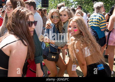 Glasgow, Royaume-Uni. 08 juillet, 2017. fans de bonne humeur au Festival 2017 TRNSMT, Glasgow Green, Glasgowl 08/07/2017 Credit : Gary Mather/Alamy Live News Banque D'Images