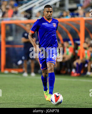 Miami, Floride, USA. 08 juillet, 2017. Miami FC avant Stefano Pinho (29) déplace la balle lors d'un North American Soccer League match entre les deltas de San Francisco vs Miami FC à la Riccardo Silva Stadium de Miami. Miami FC a gagné 7-0. Mario Houben/CSM/Alamy Live News Banque D'Images