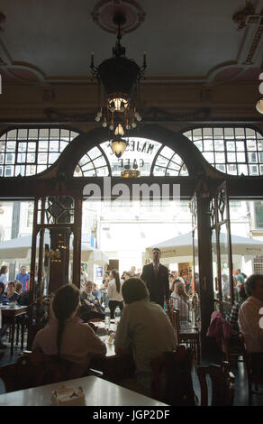 Majestic Café Porto - Portugal Banque D'Images