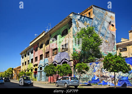 Par l'artiste de rue célèbre Blu à Via del Porto fluviale, Ostiense, Rome, Italie Banque D'Images