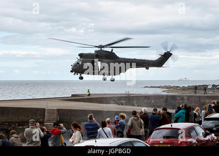 Royal Air Force XW209 hélicoptère Westland puma se prépare à décoller de la journée nationale des forces armées Bangor Northern Ireland Banque D'Images