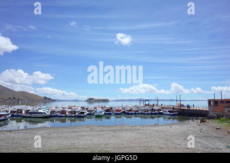 Le port de Puno sur les rives du lac Titicaca Banque D'Images