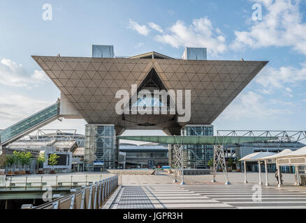 Tokyo Big Sight est officiellement connu sous le nom de Tokyo International Exhibition Center un centre de congrès et d'expositions à Tokyo, Japon Banque D'Images