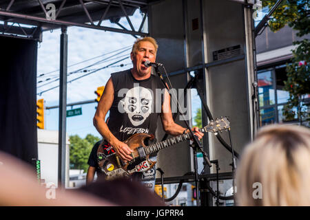 Le légendaire groupe de punk D.O.A est ressuscité et les roches le Khatsahlano Festival, Kitsilano, Vancouver, Colombie-Britannique, Canada. Banque D'Images