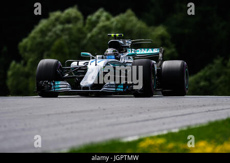 Spielberg, en Autriche. 09 juillet, 2017. Valtteri Bottas de Finlande conduit sa Mercedes au cours de la F1 Grand Prix d'Autriche course sur le Red Bull Ring de Spielberg, en Autriche le 9 juillet 2017. Credit : Jure Makovec/Alamy Live News Banque D'Images