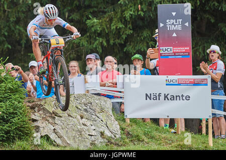 Lenzerheide (Suisse). 09 juillet 2017. Jolanda Neff de KROSS RACING TEAM lors de l'Olympique de vtt Cross-Country Worldcup de Lenzerheide. Credit : Cronos/Alamy Live News Banque D'Images