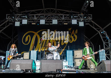 Coventry, Royaume-Uni. 09 juillet 2017. Le Festival de musique annuel Godiva Coventry ont eu lieu le week-end dernier avec des foules immenses qui fréquentent pour la durée du festival. Le festival terminé dimanche soir avec la garniture de l'obscurité. Credit : Andy Gibson/Alamy Live News. Banque D'Images