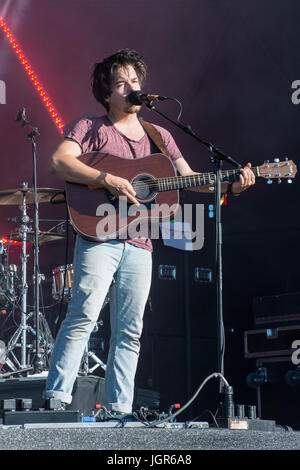 Turku, Finlande. 9 juillet 2017. Groupe allemand Milky Chance fonctionne à l'édition 2017 de l'Open Air Festival Ruisrock finlandais. Credit : Stefan Crämer/Alamy Live News Banque D'Images