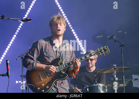 Turku, Finlande. 9 juillet 2017. Groupe allemand Milky Chance fonctionne à l'édition 2017 de l'Open Air Festival Ruisrock finlandais. Credit : Stefan Crämer/Alamy Live News Banque D'Images