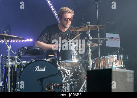 Turku, Finlande. 9 juillet 2017. Groupe allemand Milky Chance fonctionne à l'édition 2017 de l'Open Air Festival Ruisrock finlandais. Credit : Stefan Crämer/Alamy Live News Banque D'Images