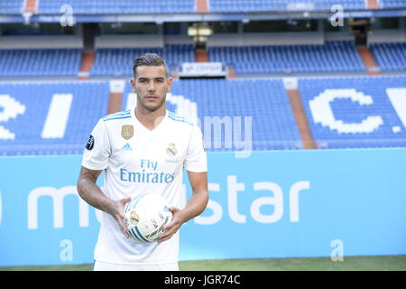 Madrid, Madrid, Espagne. 10 juillet, 2017. Theo Hernandez au cours de la présentation du défenseur Français Théo Hernandez en tant que nouveau joueur de l'équipe, qui s'est tenue à Santiago Bernabeu à Madrid, Espagne, le 10 juillet 2017. Theo Hernandez a signé pour les 6 saisons. Crédit : Jack Abuin/ZUMA/Alamy Fil Live News Banque D'Images