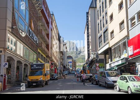 La rue commerçante d'Andorre. L'Andorre. Banque D'Images