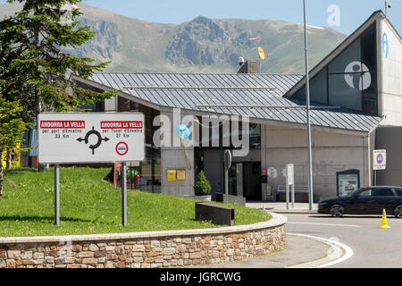 La rue commerçante d'Andorre. L'Andorre. Banque D'Images