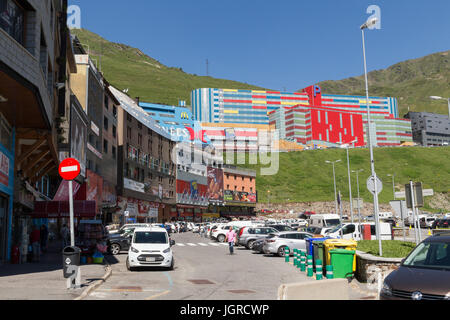 La rue commerçante d'Andorre. L'Andorre. Banque D'Images