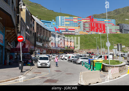 La rue commerçante d'Andorre. L'Andorre. Banque D'Images