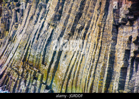 La roche volcanique acide colonnes polygonales Banque D'Images