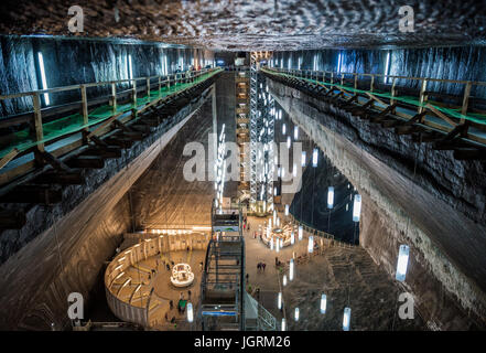 Parc à thème mine Rudolf à Salina Turda salt mine située dans la région de Turda Durgau-Valea Sarata, ville de Cluj en Roumanie Banque D'Images