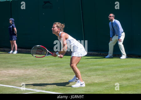 Londres - 5 juillet 2017 : Barbora Strycova rivalise contre Naomi Osaka le jour 3 de Wimbledon 2017. Banque D'Images