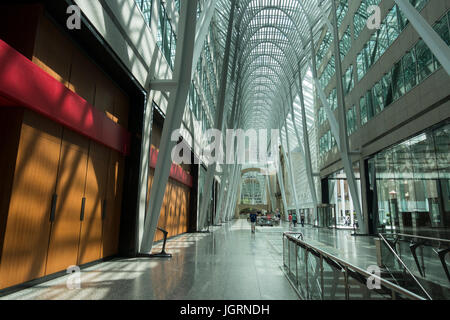 La lumière spectaculaire rempli de l'intérieur de la Brookfield Place un bureau et un centre d'affaires conçu par l'architecte espagnol Santiago Calatrava à Toronto Banque D'Images