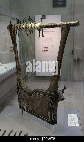 Lyre d'argent. Début d'une dynastie III. 2600 BC. L'Iraq, l'Iraq, cimetière royal d'Ur.. Banque D'Images