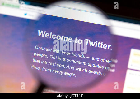 Le site web de Twitter sur l'écran d'un ordinateur.Twitter est un réseau social libre et service de microblogging Banque D'Images