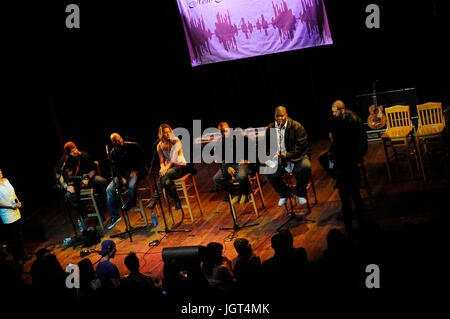 (L-r) zac brown,politique,Colbie caillat,nas,salaam remi,sebastian krys imc étape 'comment j'ai écrit cette chanson' panel house blues coucher de West Hollywood. Banque D'Images