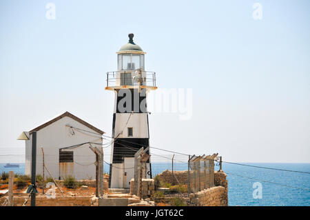 Israël, dans l'ouest de la Galilée, Acre, le phare à l'entrée de l'ancien port Banque D'Images