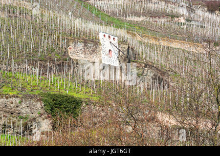 Zeltinger cadran solaire dans la ville viticole de la Moselle à Zeltingen l'Allemagne a mentionné un vignoble allemand. Banque D'Images