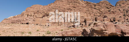 Vue panoramique sur les tombes royales à la fin de la rue des façades Banque D'Images
