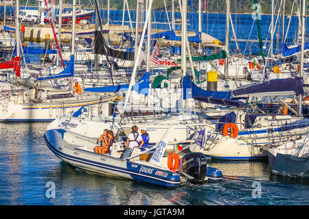 Les petits bateaux de plaisance à Belem au port de Lisbonne Belem Banque D'Images