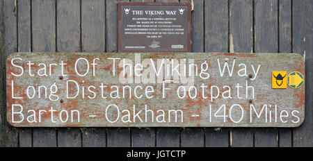 Le Viking Way démarrer signe, trail longue distance 147 km de Barton village, Humber Bridge dans le Nord du Lincolnshire à Oakham, Rutland dans Englan Banque D'Images