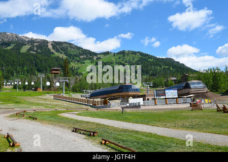 JACKSON Hole, Wyoming - 27 juin 2017 : Télésiège Teewinot et Sweetwater en gondole à Jackson, Jackson Hole, Wyoming. Banque D'Images