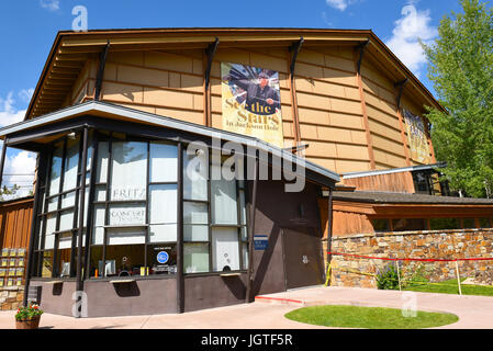 JACKSON Hole, Wyoming - 27 juin 2017 : Fritz Box Office à la marche salle des fêtes. L'établissement accueille chaque année le Grand Teton Music Festival. Banque D'Images