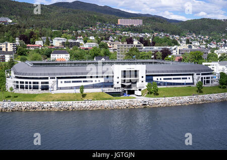 Vue sur la mer d'Aker Stadion. Le stade a une capacité de 11 800 spectateurs et est la maison de club de Norvège Molde, Norvège. Banque D'Images